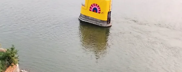 V letu EPK je iz Donave v Novem Sadu pogledala rumena 
podmornica, ki prinaša mir.