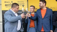 Akterji dokumentarca Call it Amber (z leve): vinar Saša Radikon, publicist Simon J. 
Woolf in režiser Andraž Fištravec.