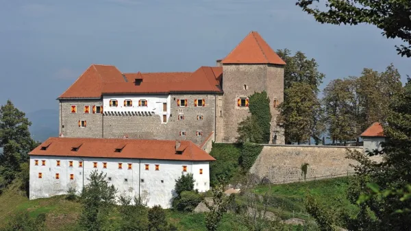 Mogočni grad Podsreda, ki je po obnovi magnet za obiskovalce.