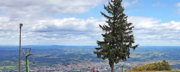 Pogled z  Mariborskega Pohorja na štajersko prestolnico