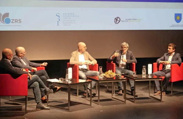 V sklopu Znanja za zdravje so strokovnjaki v Gledališču Koper  
spregovorili o pomenu in vlogi  srčno-žilnega zdravja, 
živčno-mišičnega in  kognitivnega zdravja.