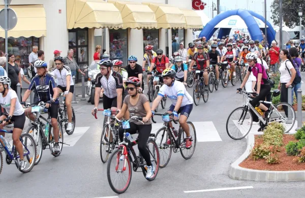 Nedeljski vrhunec dneva bo start rekreativnega maratona ob 10. 
uri, ko se bodo udeleženci podali na 13, 44 ali 74-kilometrsko 
traso.