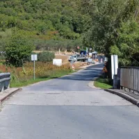 Obnova ozkega mosta čez ankaranski obrobni kanal je v domeni 
Luke Koper. 