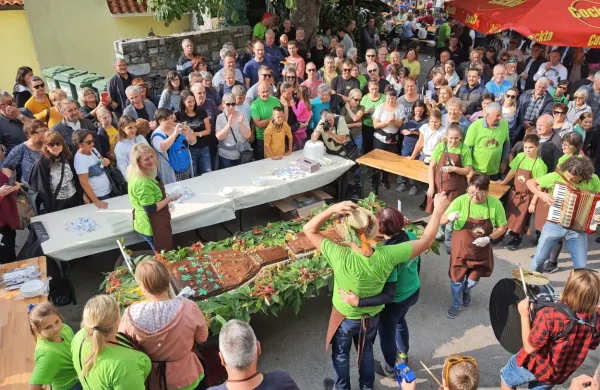 Kostanjev praznik privabil več kot 4000 obiskovalcev