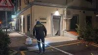 Ob eksploziji so se sesula steklena vrata na zasilnem izhodu iz 
ambulante dr. Bossmana.