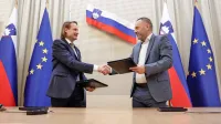 Minister za zdravje Danijel Bešič Loredan in namestnik vodje 
pogajalske skupine Sindikata zdravnikov in zobozdravnikov Fides 
Gregor Zemljič