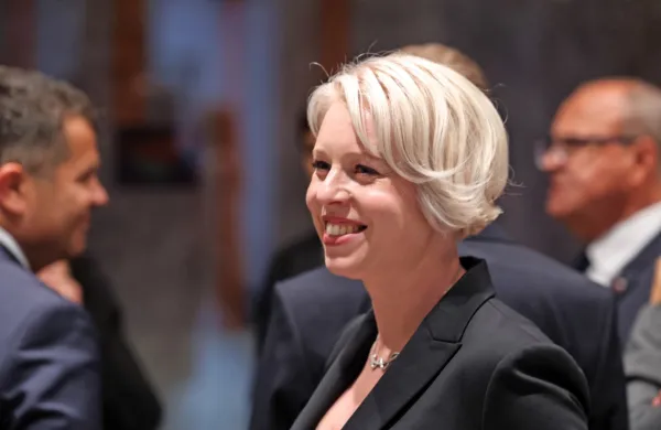 Vodje poslanskih skupin so se dopoldan sestali na posvetu pri 
predsednici DZ Urški Klakočar Zupančič. 