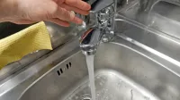 Podražitve so praktično neizbežne, ni pa soglasja, ali jih blažiti z obsežnimi  subvencijami. 