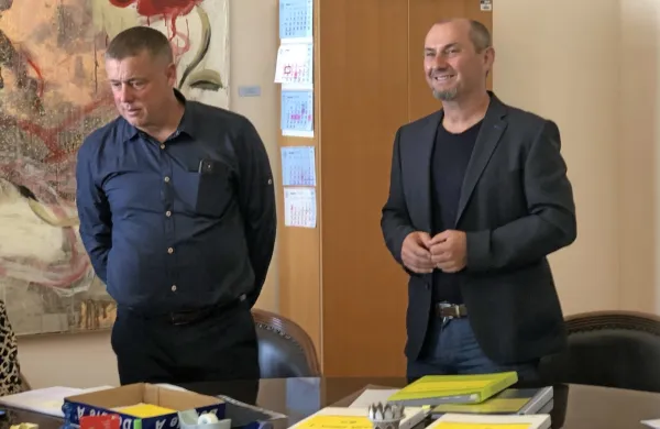 Gašpar Gašpar Mišič (ob njem Egon Štibilj) se še šestič zapored 
podaja v župansko volilno kampanjo. 