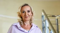 Sabina Senčar: “V primerjavi z drugimi kandidati v resnici nimam 
bremen iz preteklosti in moj poklic je tak, da celo življenje delam 
z ljudmi in med ljudmi.”