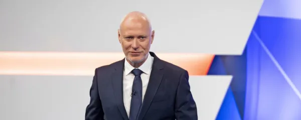 Milan Brglez: “Če hočemo v demokraciji preživeti, se moramo 
samoomejevati. Nihče si ne sme do konca prisvojiti institucij, pa 
naj gre za koalicijske ali opozicijske stranke.”