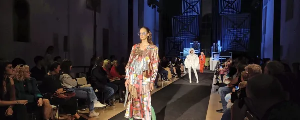 Barve, vzorci, teksture - modna kreatorka Anja Medle je v svojo 
zmagovalno kolekcijo vpletla prepričljive, kreativne in poleg 
vsega še nosljive elemente. 