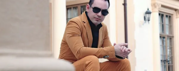 Ko vstopite v razmerje z narcisom, ste s tem predali svoje življenje v n njegove roke.