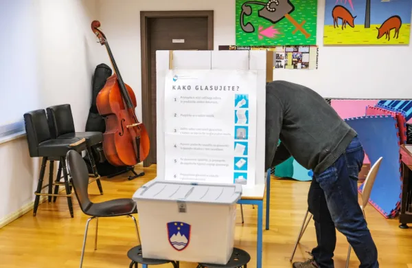 Na tokratnih volitvah predsednika oz. predsednice republike je po 
podatkih ministrstva za notranje zadeve skupaj 1.694.429 volilnih 
upravičencev, od tega 1.587.322 s stalnim prebivališčem v Sloveniji in 107.107 s stalnim prebivališčem v tujini.


