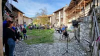 V starem vaškem jedru vabi nova trgovina lokalnih izdelkov, 
načrtujejo ureditev gostilne s prenočišči.