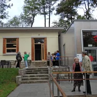 Hiša dobre volje v Komnu je četrti dislocirani dnevni center za 
starejše v mreži Doma upokojencev Nova Gorica. 