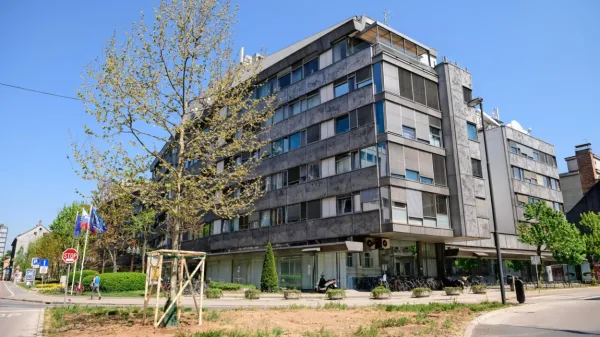 Predlagatelji poudarjajo, da je cilj novele zakona o RTVS zagotoviti popolno institucionalno in programsko avtonomijo te 
kulturne in informativne ustanove. 