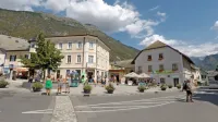 Bovško je vpeto v  obsežne naložbe, kot sta gradnji športne 
dvorane in doma ostarelih, potrebujejo  stanovanja, zahtevna bo 
prenova centra Kanin.  Z vsem tem se bo moral soočati novi 
župan.
