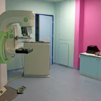 Sodoben mamograf v stacionarni enoti DORE v izolski bolnišnici. 