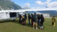 Letališče Bovec privablja številne goste, toda nekatere domačine 
moti hrup. 