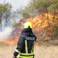 Po dobrih dveh mesecih od pogašenega največjega požara v 
zgodovini Slovenije so gasilska društva prejela pogodbe za 
sofinanciranje stroškov intervencije.