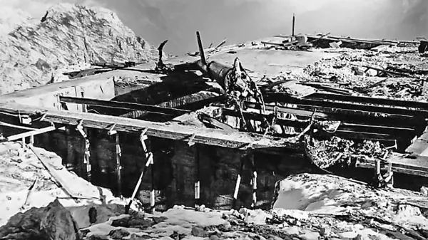 Na gradbišče zgornje postaje kaninske žičnice je pred 50 leti zgrmel vojaški helikopter, dva domačina sta izgubila življenje.