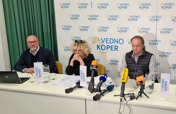 Prvak Liste Zavedno Koper  Patrik Greblo (desno), Katja Pegan in 
Rado Pišot opozarjajo na kršitev človekovih pravic in temeljnih 
svoboščin 63 občanom, ki so želeli kandidirati na njihovi listi za 
občinski svet in krajevne skupnosti. 