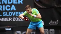 Darko Jorgić, prvi slovenski namiznoteniški lopar