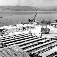 V Kopru je v drugi polovici petdesetih let prejšnjega stoletja začelo nastajati tovorno pristanišče.