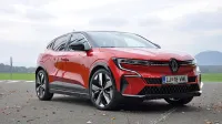 Megane e-tech electric je Renaultov baterijski avto nove dobe, ki 
so ga Francozi razvijali na novi platformi CMF-EV za električne 
avtomobile.