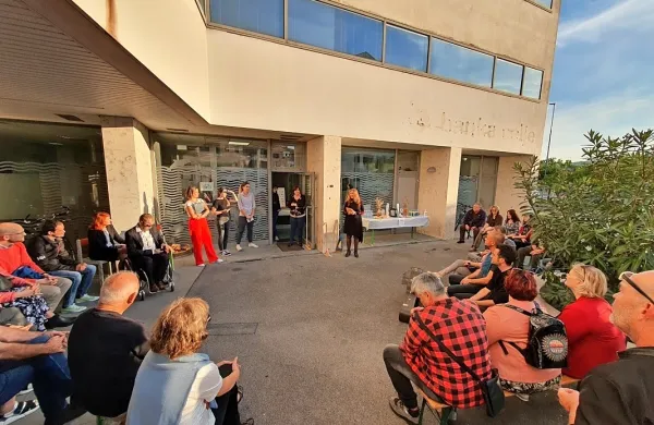 Začasna lokacija dnevnega centra Društva Svit je na Ferrarski cesti 
v Kopru, v prihodnje pa se bodo preselili za glavno koprsko 
pošto.