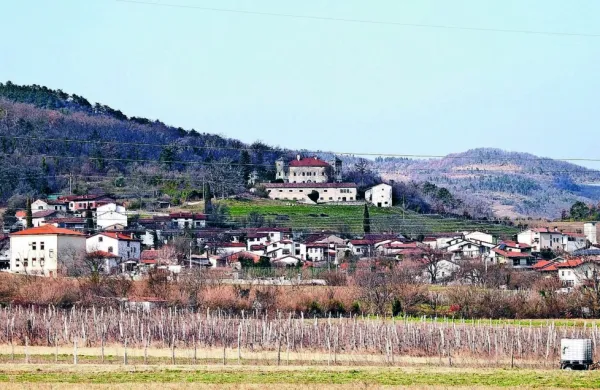 Občina je za gradnjo kanalizacije v Ložah in Mančah iz EU sklada  za 
okrevanje in odpornost dobila milijon evrov.