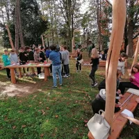 Učilnica  je narejena iz naravnih materialov. 