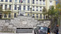 Medtem ko uvedba srednje medicinske šole ni realna, je utrditev 
gimnazije nujna za bodočnost občine Idrija.