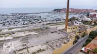 Parkirišče na območju Arga je nabito polno  poleti in ob koncih 
tedna spomladi in jeseni, zdaj pa sameva. 