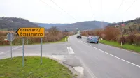 Pri odcepu za Bošamarin naj bi se nova cesta  “priključila” na staro 
cesto, ki vodi proti Šmarjam in Dragonji, nakar bi deloma prešla še 
v predor.