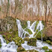 Slap Sušec je najlepši v jesenskem in zimskem času.
