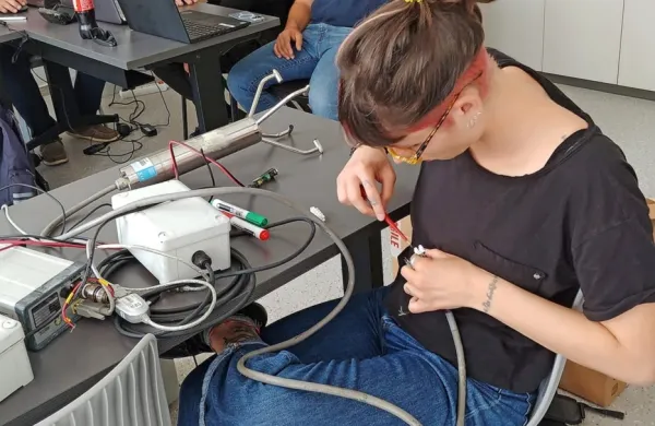 Študij poteka na dveh različnih univerzah, na Fakulteti za pomorstvo in promet in na  
grški International Hellenic University.  