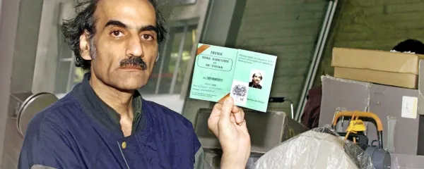 Merhan Karimi Nasseri leta 1999 na pariškem letališču