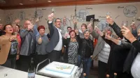 Torta in zdravica sta bili v nedeljo pozno v noč obvezni sestavini 
proslavljanja županske zmage Aleša Bržana.