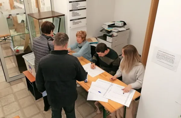Lista Mauricija Humarja je dobila devet svetnikov, več kot polovico 
vseh.   