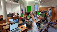 Tolminski občinski svetniki so oktobra  zadnjič dvignili roke, 
prihajajo stari novi svetniki.  