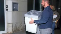 Na nižjo volilno udeležbo na lokalnih volitvah (na fotografiji Izola) 
je vplivalo tudi dejstvo, da je potegovanje za županske in svetniške 
položaje potekalo v senci predsedniških volitev in prihajajočih 
referendumov. 