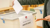 V prvem krogu lokalnih volitev so največji uspeh dosegle lokalne 
liste, ki sicer ne sodelujejo na parlamentarnih volitvah.