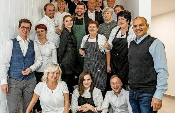 Dogodek Koline predstavlja velik premik v smeri dviga prepoznavnosti 
kulinarike regije Zeleni kras.  