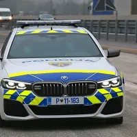 Za avtocestno policijo so kupovali tudi nove avte in oblikovali celo  
poseben znak. Ta bo kmalu velika zanimivost v muzeju policije. 