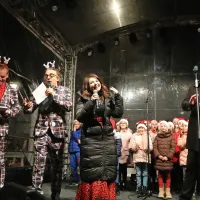 Ob Cristini D'Avena so občinstvo pozdravili tudi župan Aleš Bržan 
in gostitelja večera Iztok Gustinčič in Tomaž Klepač.