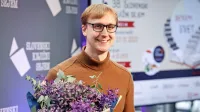 Specializant infektologije  David Zupančič  je v naj prvencu letošnjega 
sejma  združil razmišljanja iz obdobja epidemije covida-19, raziskoval, 
kako se spočiti, odklopiti ... V knjigi ne manjka niti humorja.   