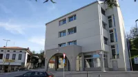 V nedeljo pozno zvečer bo že znano, ali bo na sedež občine na Trgu 
25. maja 2 še naprej hodil v službo Franc Mužič ali bo za štiri leta 
županovo pisarno dobil Karlo Peršolja. 