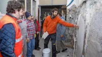 Cement za ohranjanje kulturne dediščine  ni primeren, udeležence osvešča restavrator Klavdij Zalar. 